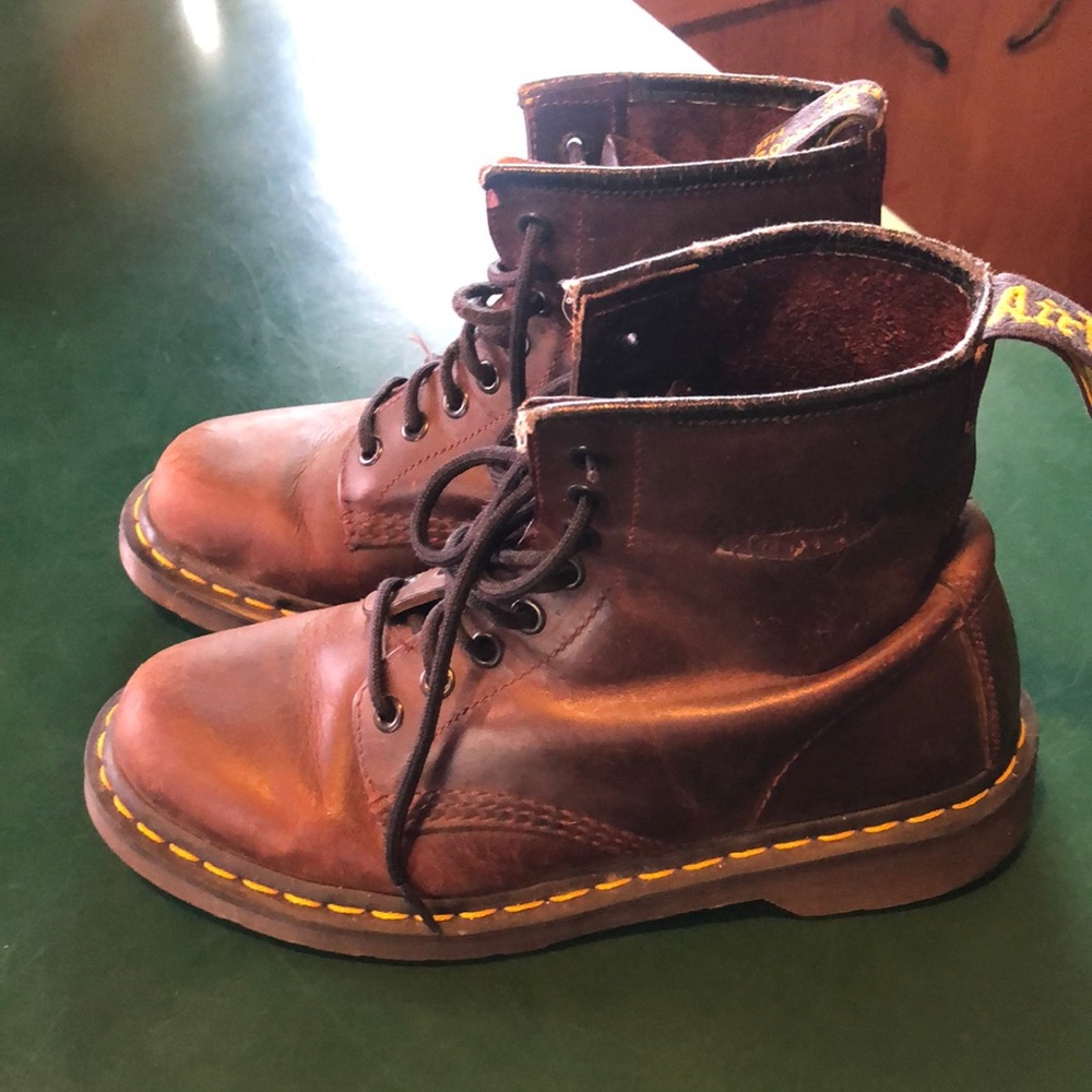 Women’s size 8 Dr. Martens